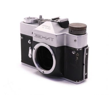 Зенит ТТЛ body silver (СССР, 1977)