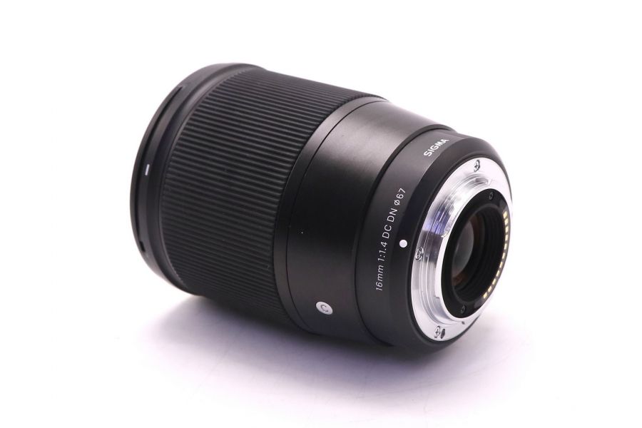 Объектив Sigma AF 16mm f/1.4 DC DN Contemporary Micro 4/3 в упаковке 