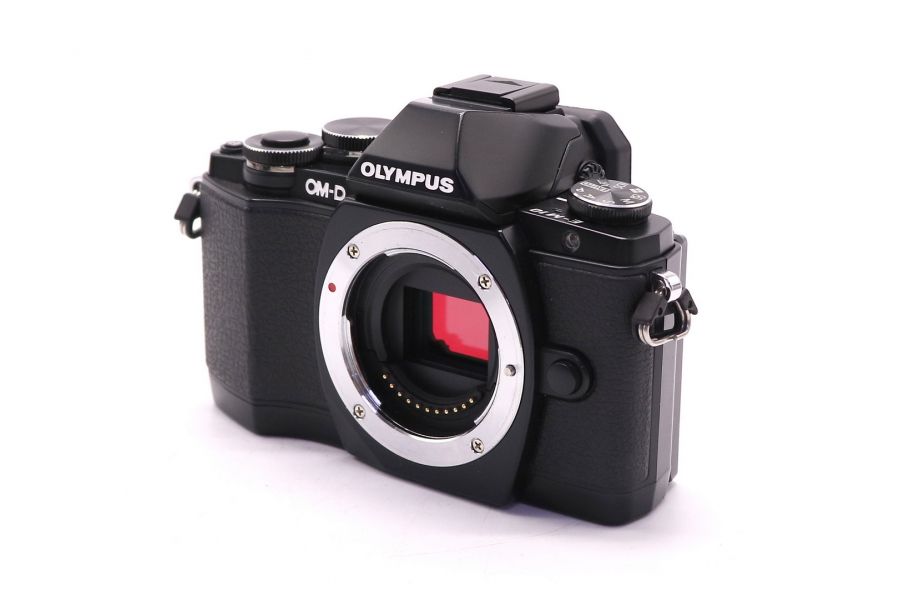 Olympus OM-D E-M10 body в упаковке (пробег 1850 кадров)