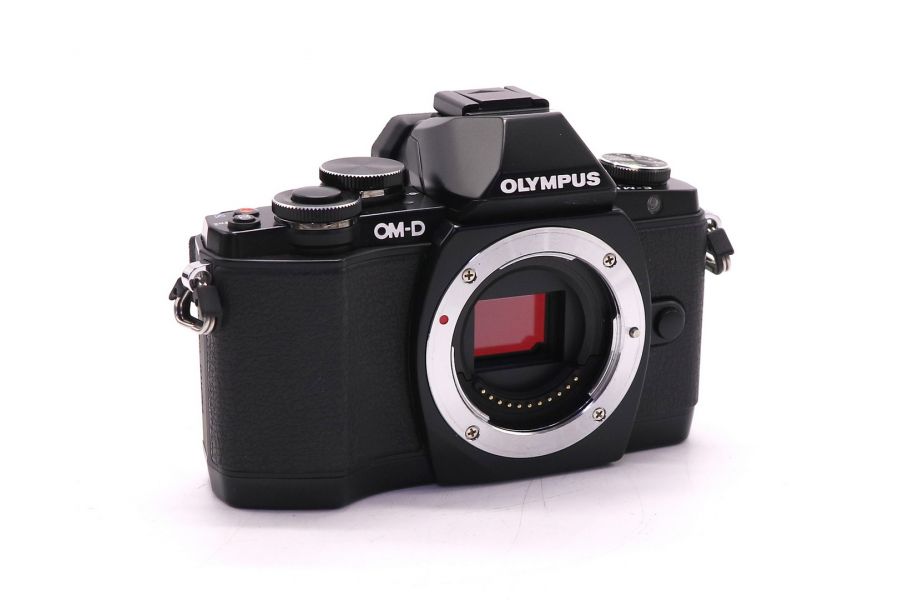 Olympus OM-D E-M10 body в упаковке (пробег 1850 кадров)