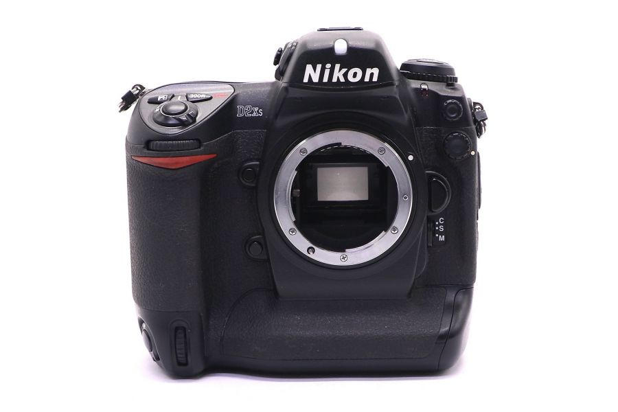 Nikon D2Xs body (пробег 31245 кадров)