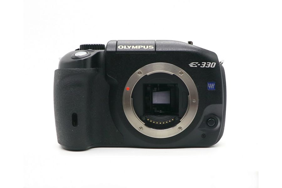 Olympus E-330 body в упаковке (пробег 16000 кадров)
