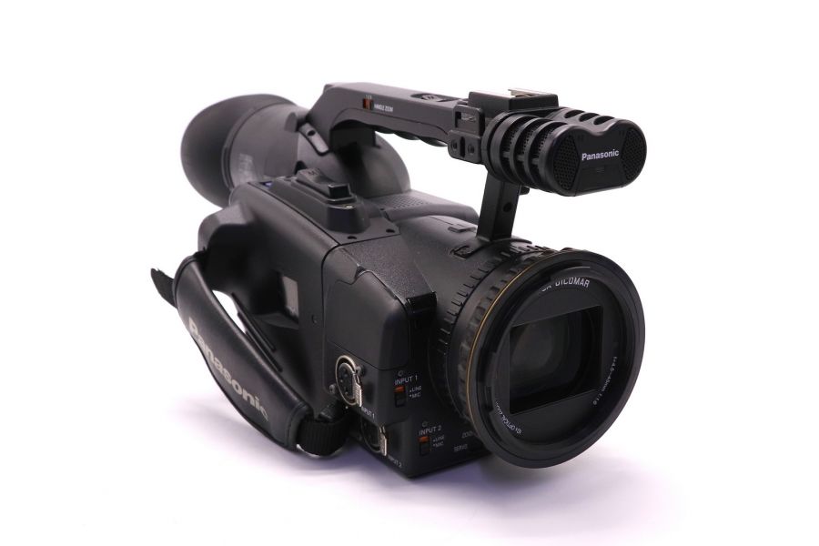 Видеокамера Panasonic AG-DVX100B