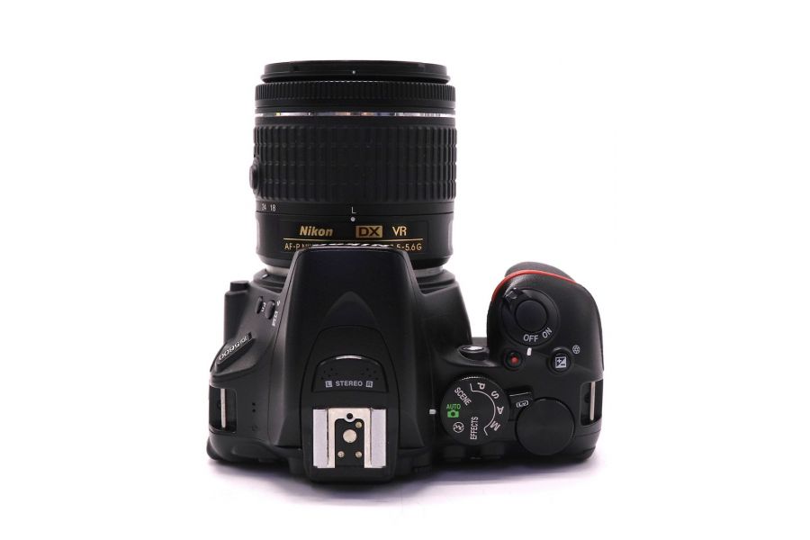 Nikon D5600 kit в упаковке (пробег 9505 кадров)
