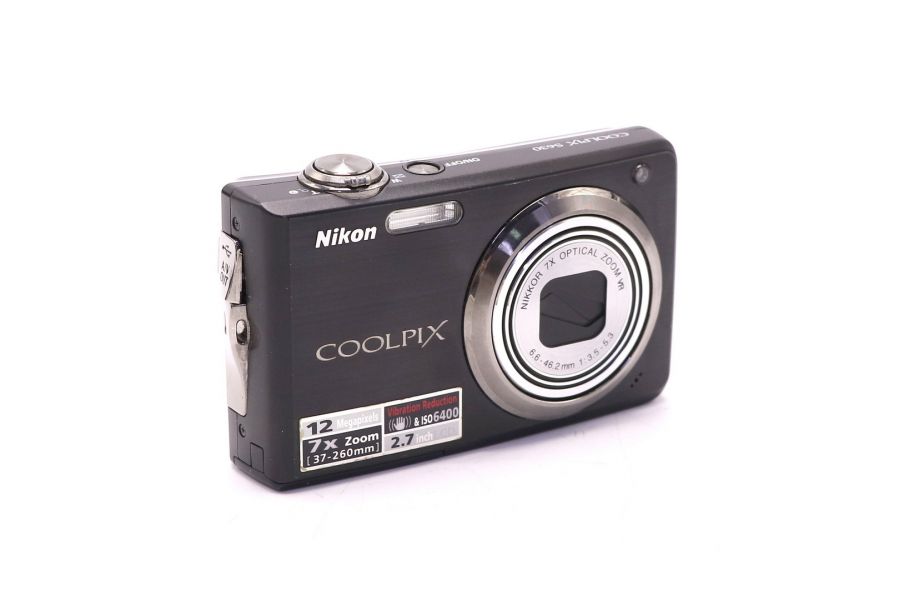 Nikon Coolpix S630 в упаковке
