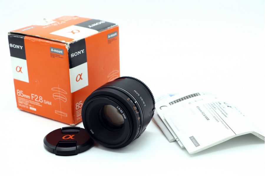 Sony 85mm f/2.8 SAM (SAL-85F28) в упаковке