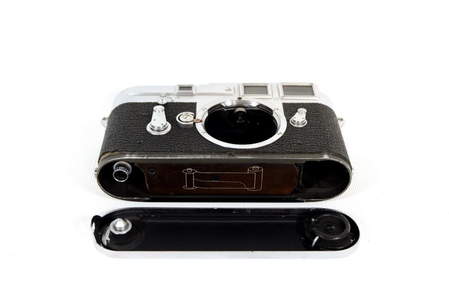 Leica M3 + Summicron 2/50 (Germany, 1955)