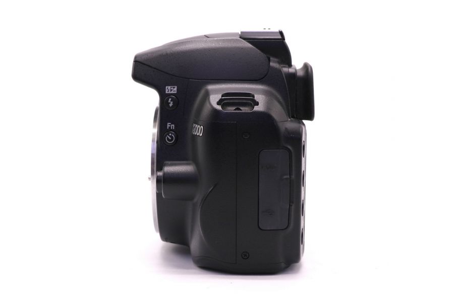 Nikon D3000 body (пробег 12500 кадров)