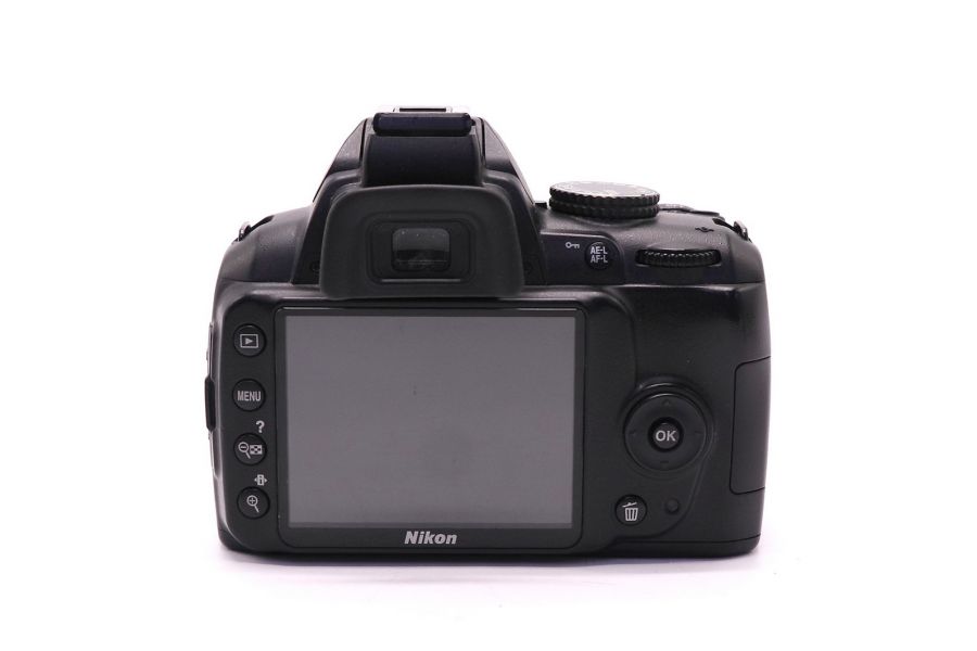 Nikon D3000 body (пробег 12500 кадров)