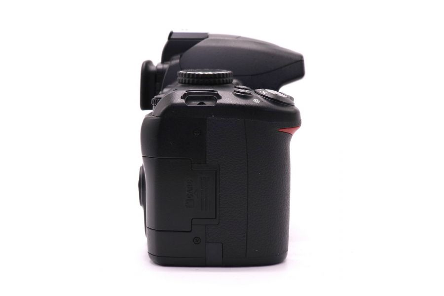 Nikon D3000 body (пробег 12500 кадров)