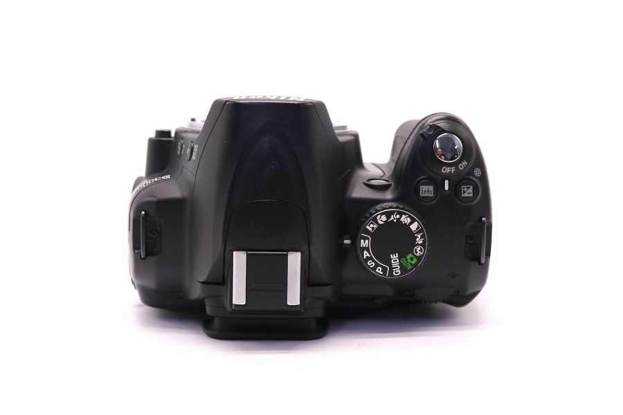 Nikon D3000 body (пробег 12500 кадров)