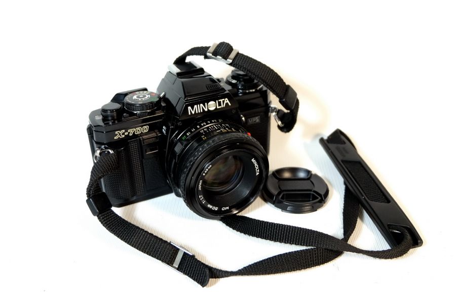 Minolta X-700 + Minolta MD 1.7/50 (Japan) 