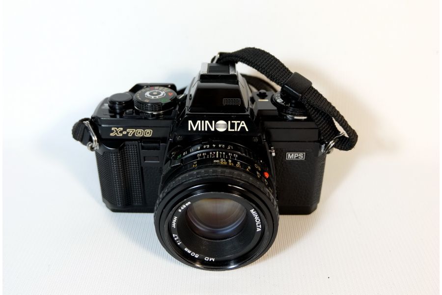 Minolta X-700 + Minolta MD 1.7/50 (Japan) 