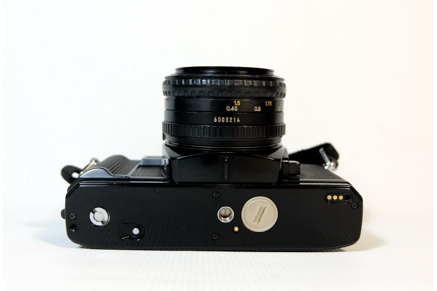 Minolta X-700 + Minolta MD 1.7/50 (Japan) 