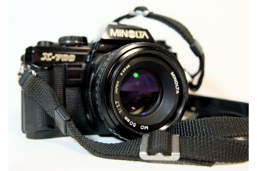 Minolta X-700 + Minolta MD 1.7/50 (Japan) 