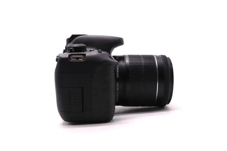 Canon EOS 700D kit (пробег 67310 кадров)