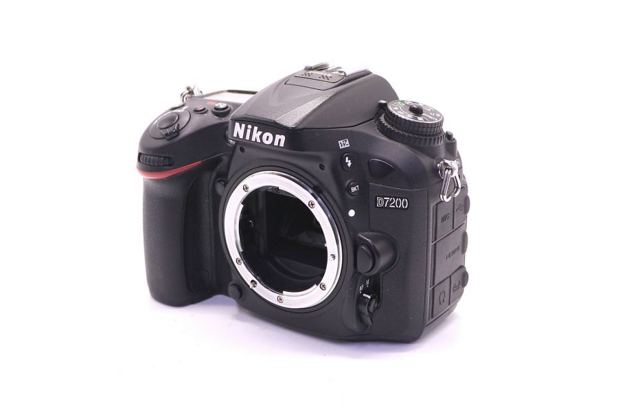 Nikon D7200 body в упаковке (пробег 37070 кадров)