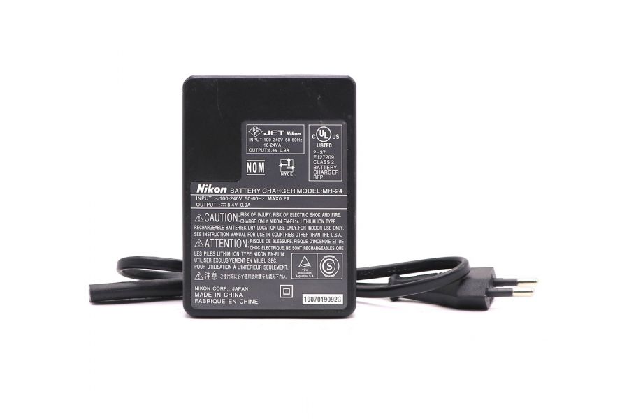 Зарядное устройство Nikon MH-24 (кабель)