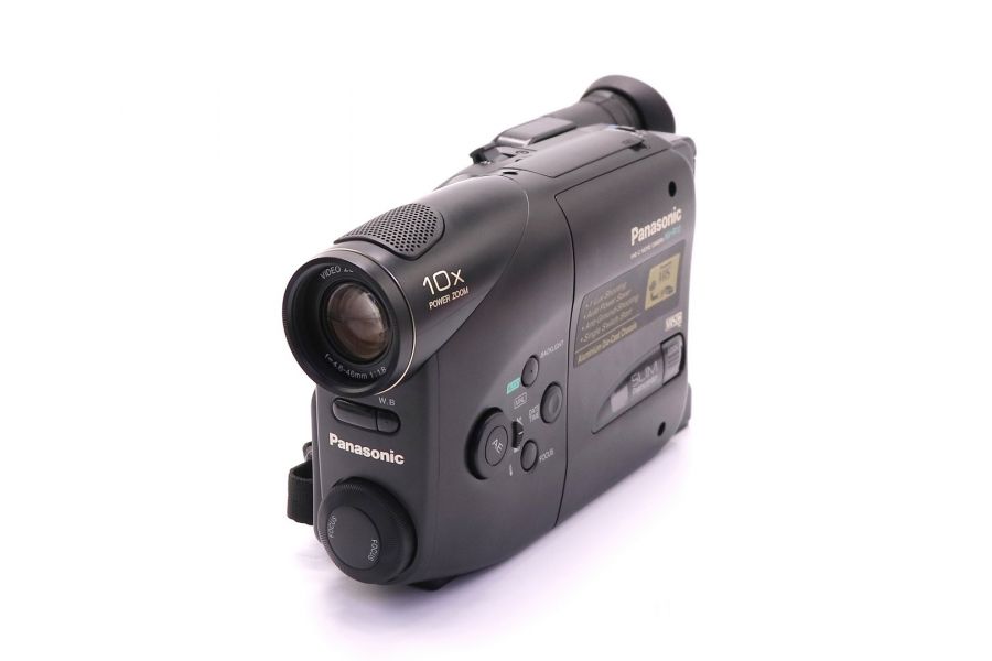 Видеокамера Panasonic NV-R10E в упаковке