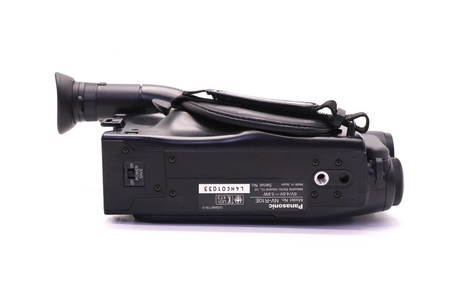 Видеокамера Panasonic NV-R10E в упаковке