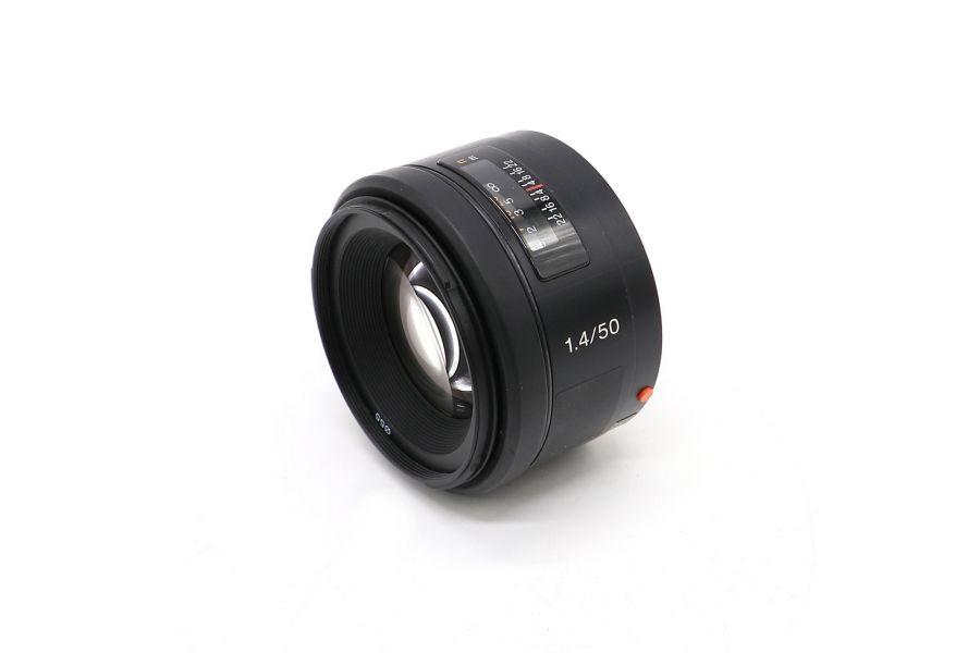 Объектив Sony 50mm f/1.4 (SAL50F14) в упаковке