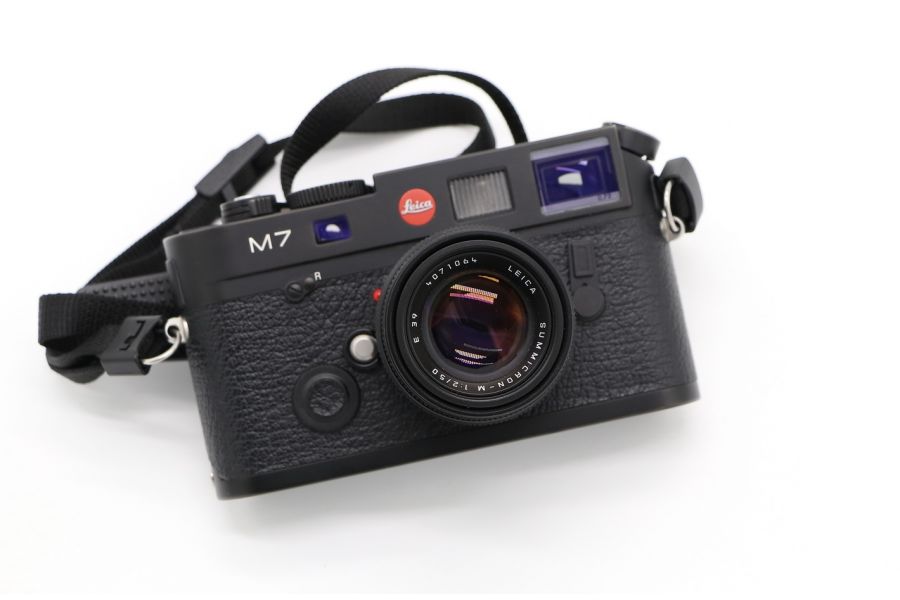 Leica M7 + Summicron-M 2/50 (Germany)