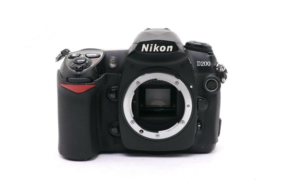 Nikon D200 body (пробег 79980 кадров)