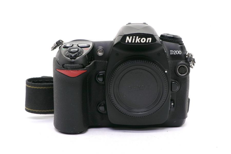 Nikon D200 body (пробег 79980 кадров)