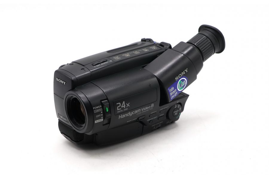 Видеокамера Sony CCD-TR424E