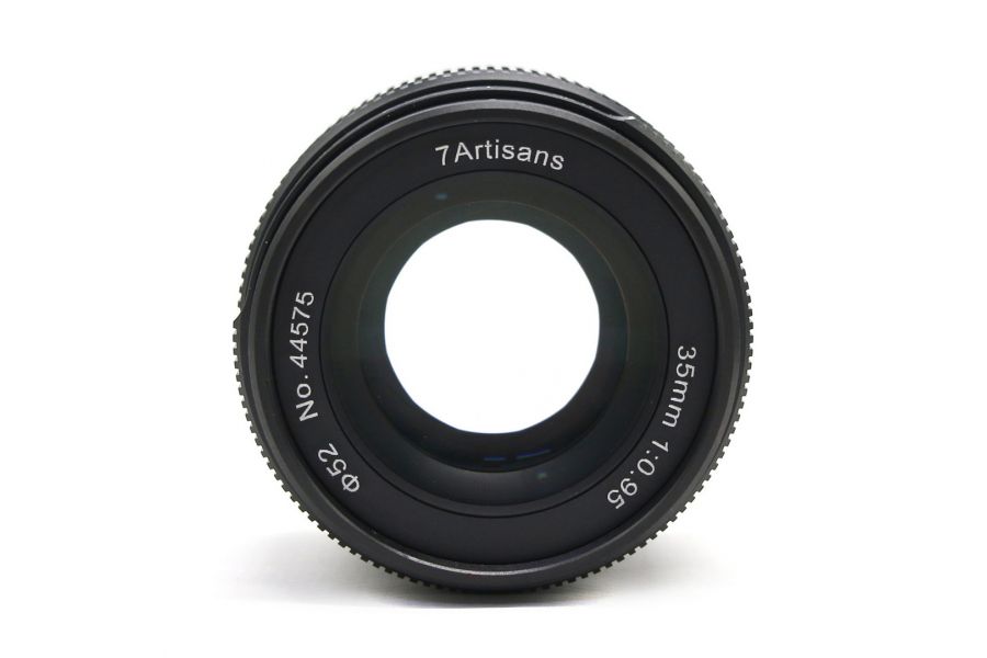 7Artisans 35mm f/0.95 Micro 4/3 в упаковке