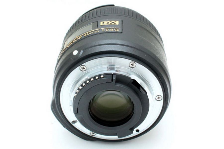 Nikon 40mm f/2.8G AF-S DX micro Nikkor в коробке