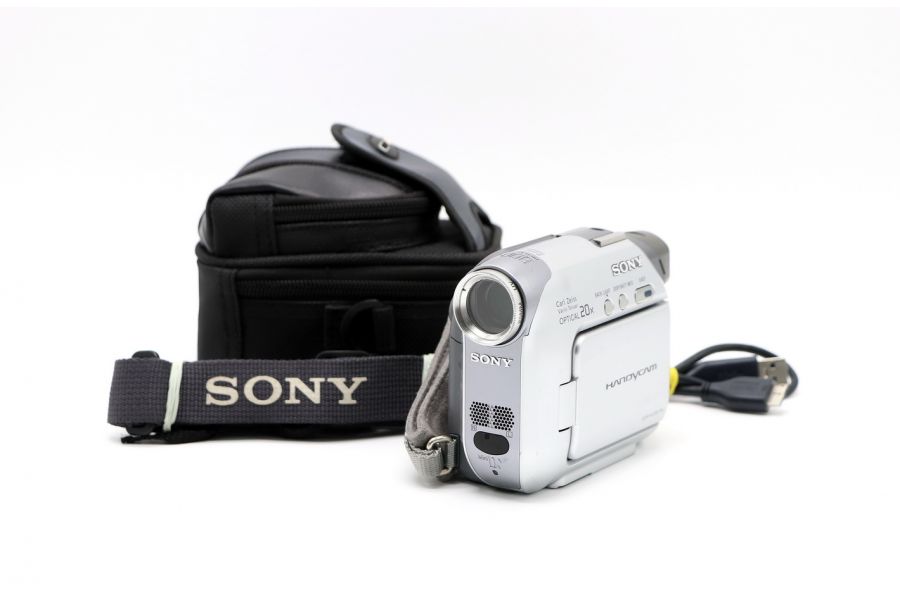 Видеокамера Sony DCR-HC22E