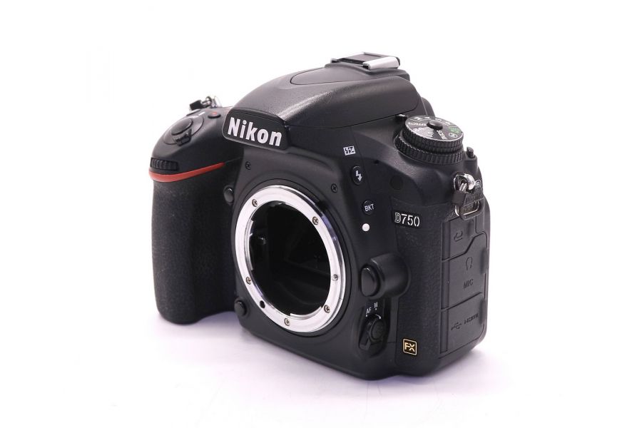 Nikon D750 body в упаковке (пробег 100000 кадров)