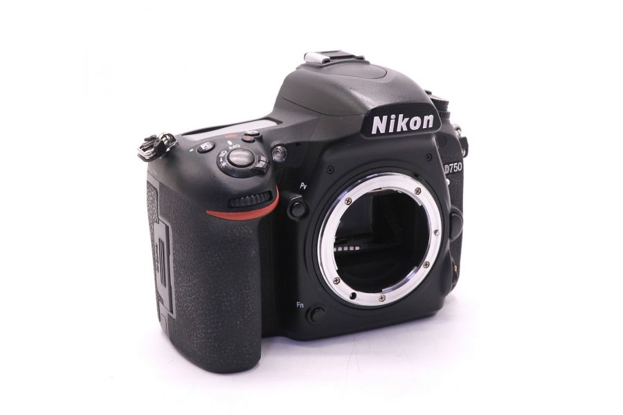 Nikon D750 body в упаковке (пробег 100000 кадров)