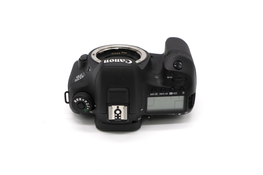 Canon EOS 7D Mark II body (пробег 7005 кадров)
