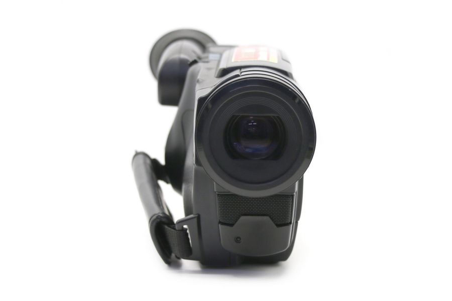 Видеокамера Hitachi VM-E340E