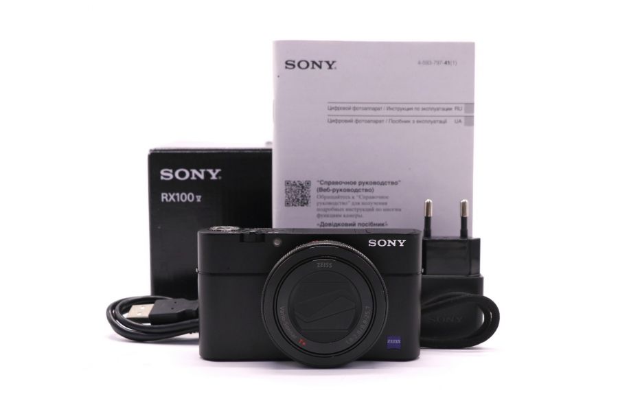 Sony Cyber-shot DSC-RX100M5 в упаковке