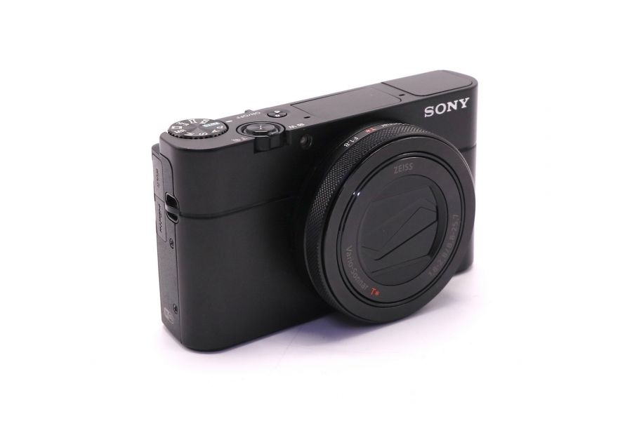 Sony Cyber-shot DSC-RX100M5 в упаковке