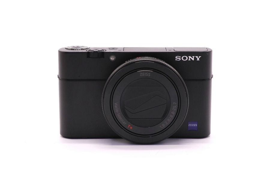 Sony Cyber-shot DSC-RX100M5 в упаковке