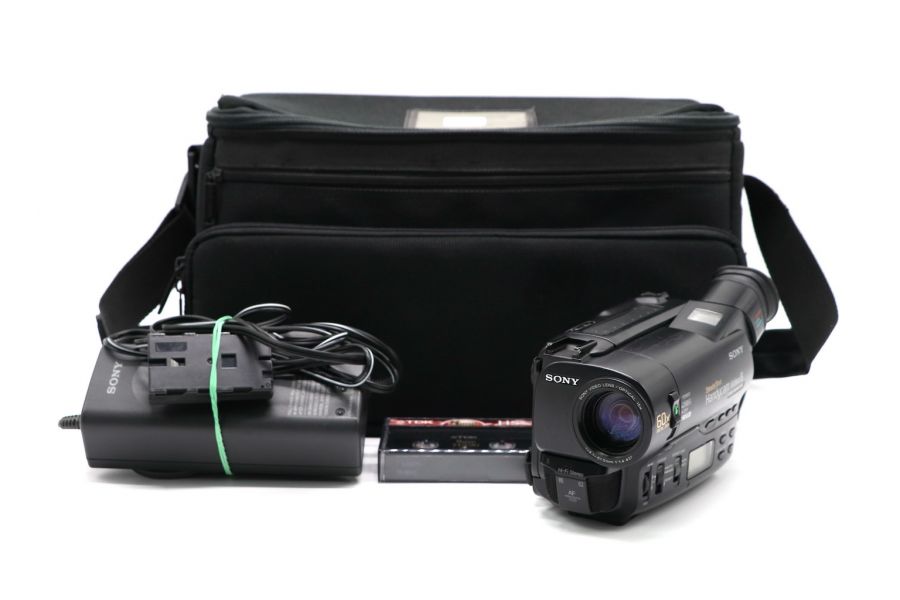Видеокамера Sony CCD-TR710E