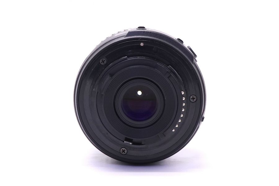 Nikon 18-55mm f/3.5-5.6G AF-S VR II DX Zoom-Nikkor в упаковке