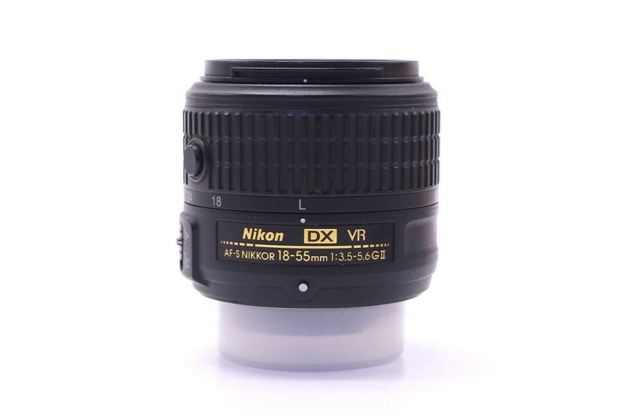 Nikon 18-55mm f/3.5-5.6G AF-S VR II DX Zoom-Nikkor в упаковке