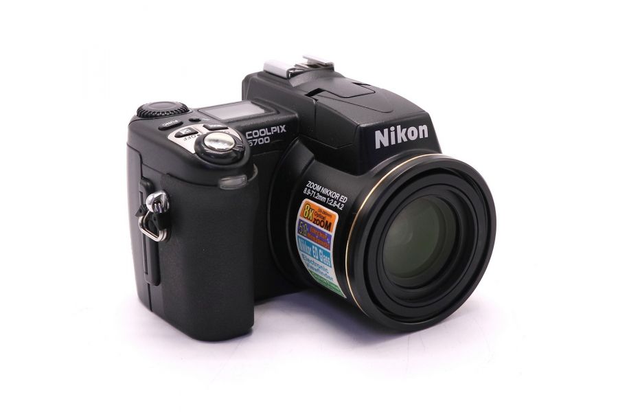 Nikon Coolpix 5700 (Japan, 2005)