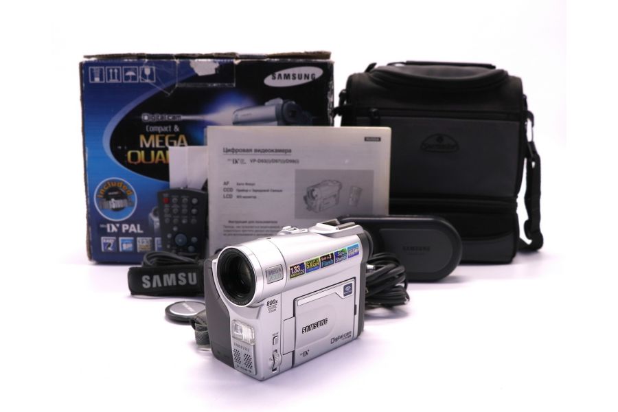 Видеокамера Samsung VP-D93i в упаковке