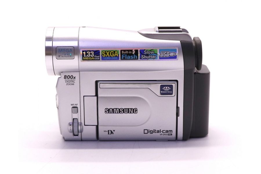Видеокамера Samsung VP-D93i в упаковке