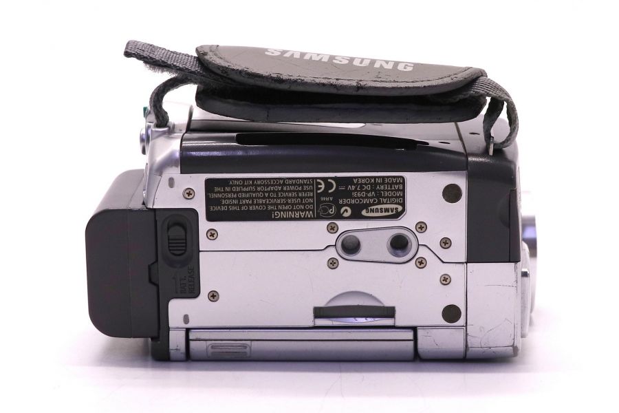 Видеокамера Samsung VP-D93i в упаковке