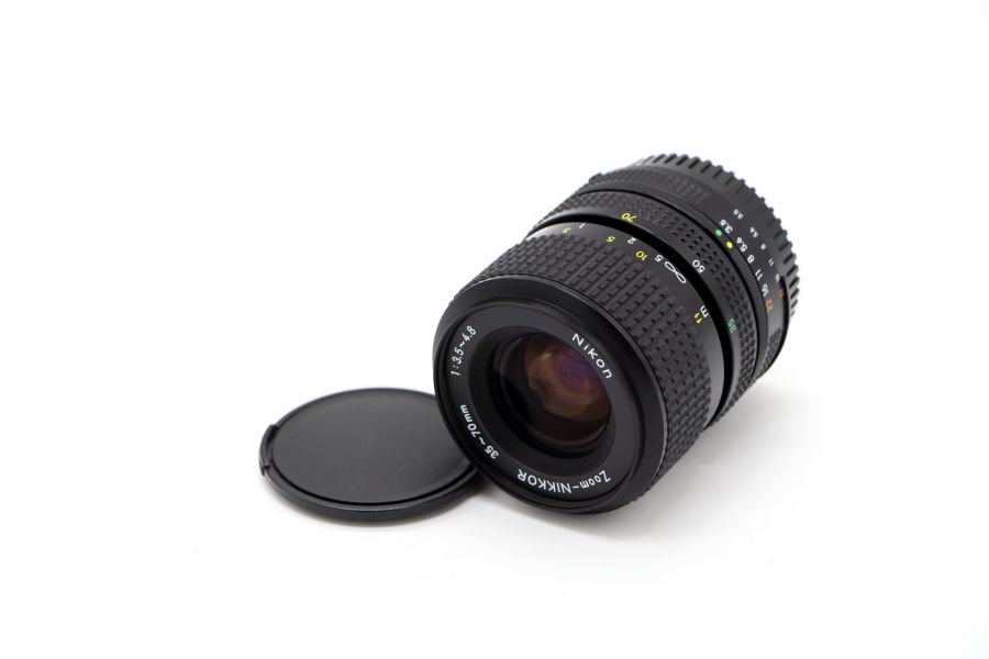 Nikon 35-70mm f/3.5-4.8 Zoom-Nikkor