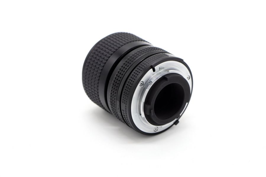 Nikon 35-70mm f/3.5-4.8 Zoom-Nikkor