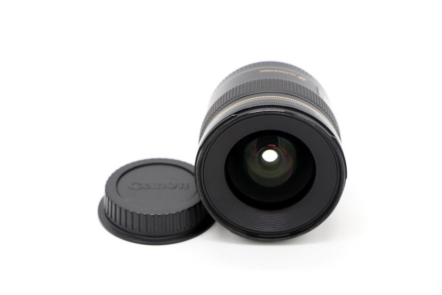 Canon EF 20mm f/2.8 USM в упаковке