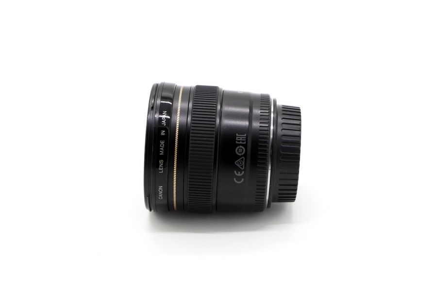 Canon EF 20mm f/2.8 USM в упаковке